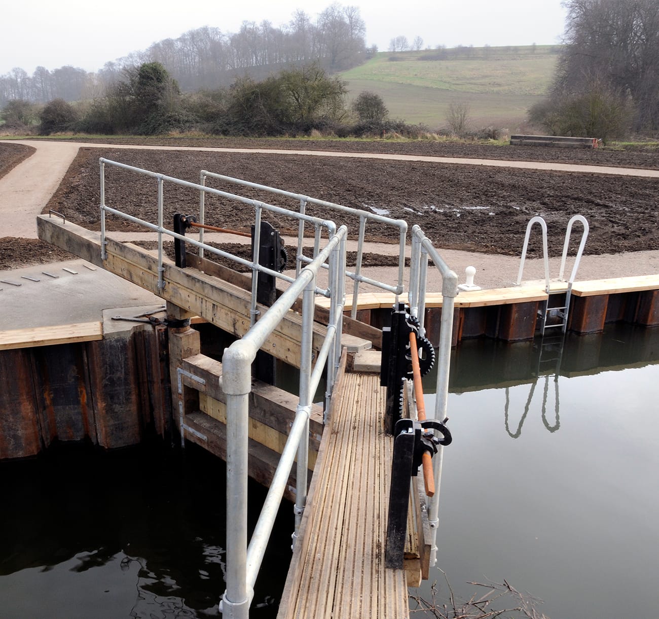 oak lock gates