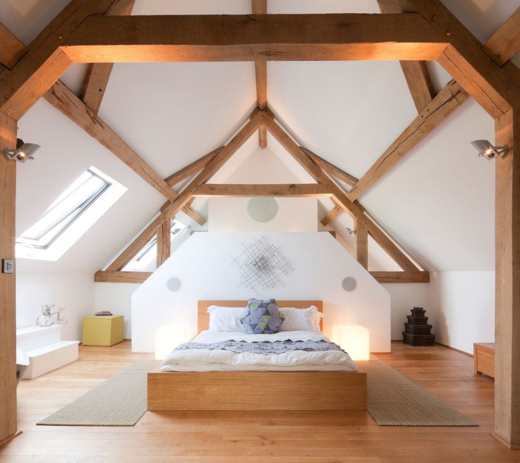 Chantrys Barn Extenstion bedroom with oak frame details