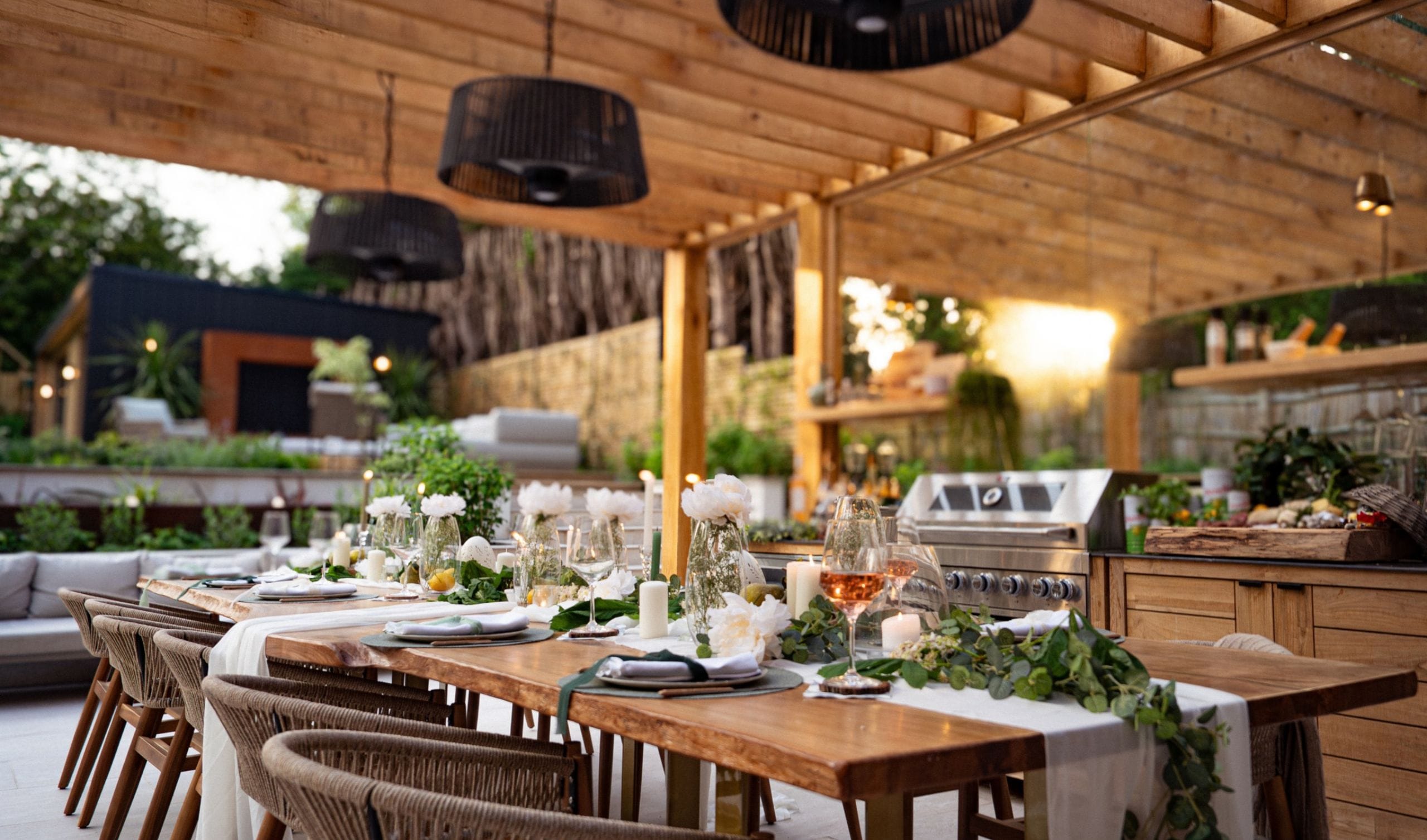 Oak frame outdoor seating and kitchen