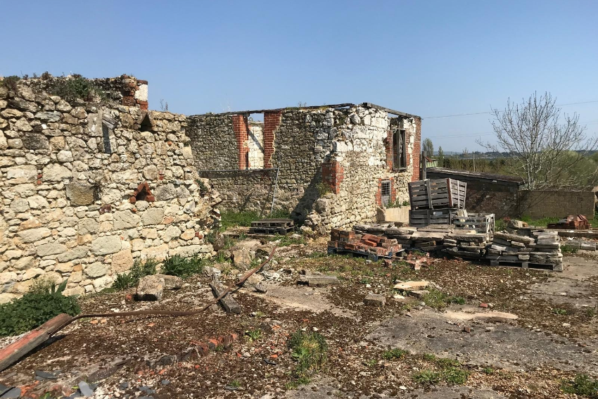 Little Budbridge Oak Barn Restoration work in progress picture